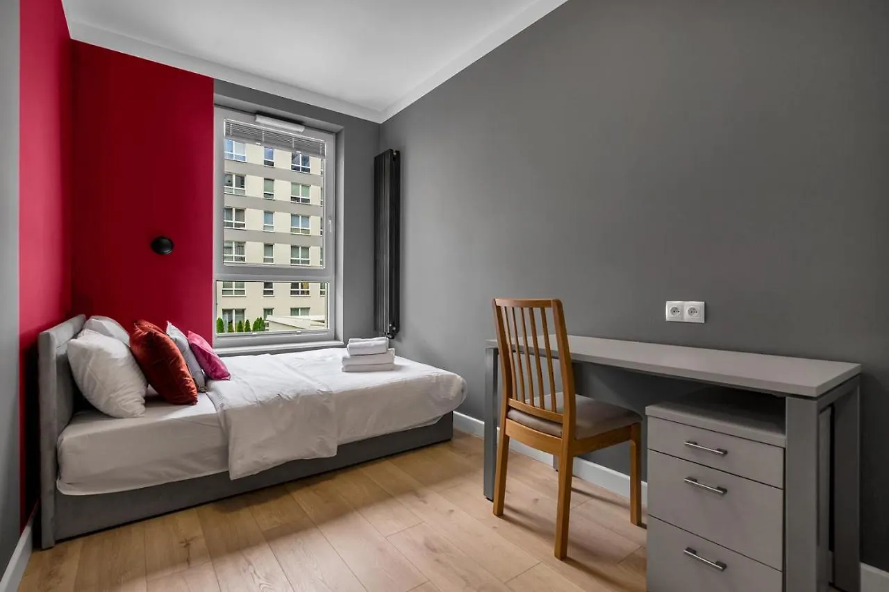 Lotnisko Chopina Modern Apartment وارسو