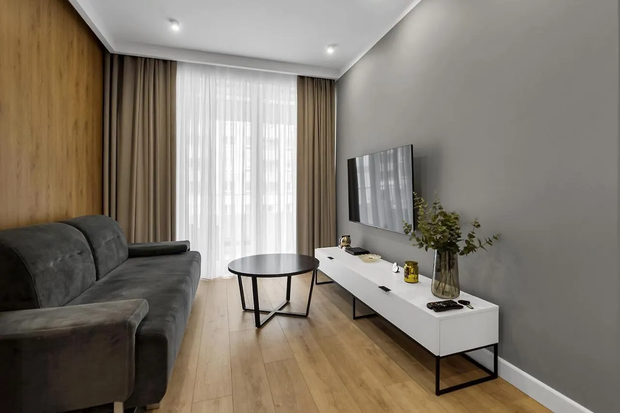 Lotnisko Chopina Modern Apartment وارسو