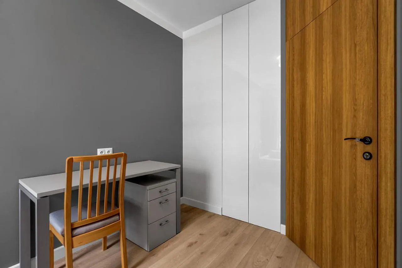 Lotnisko Chopina Modern Apartment وارسو