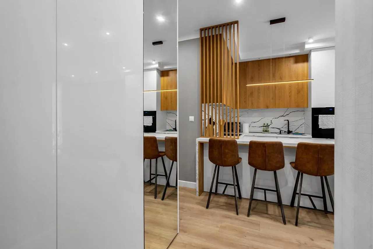Lotnisko Chopina Modern Apartment وارسو