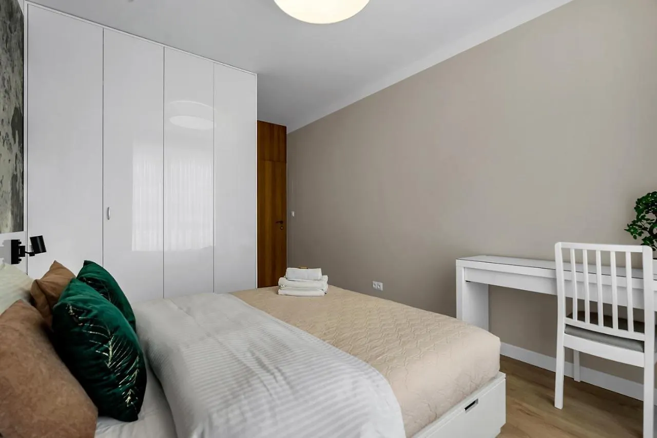 Lotnisko Chopina Modern Apartment وارسو بولندا
